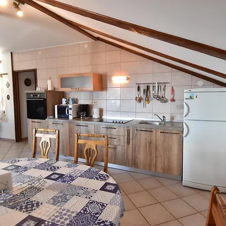 Apartment Maja *